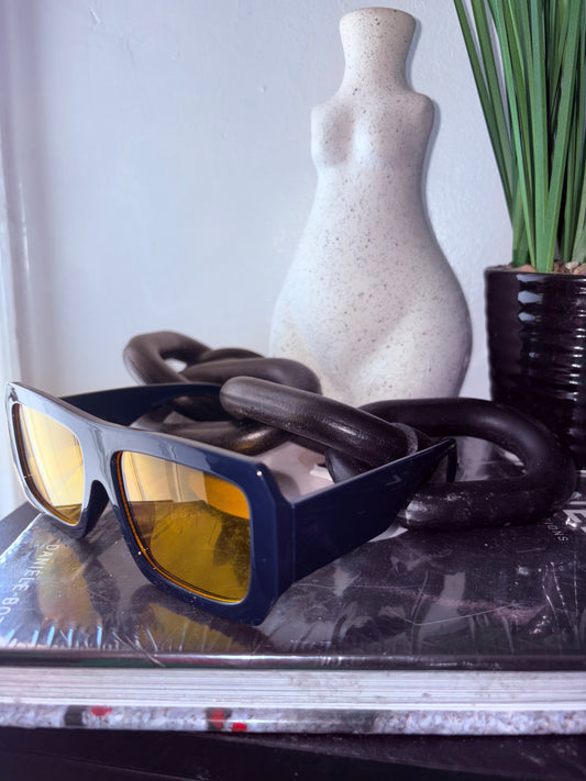 Blue shades yellow lens