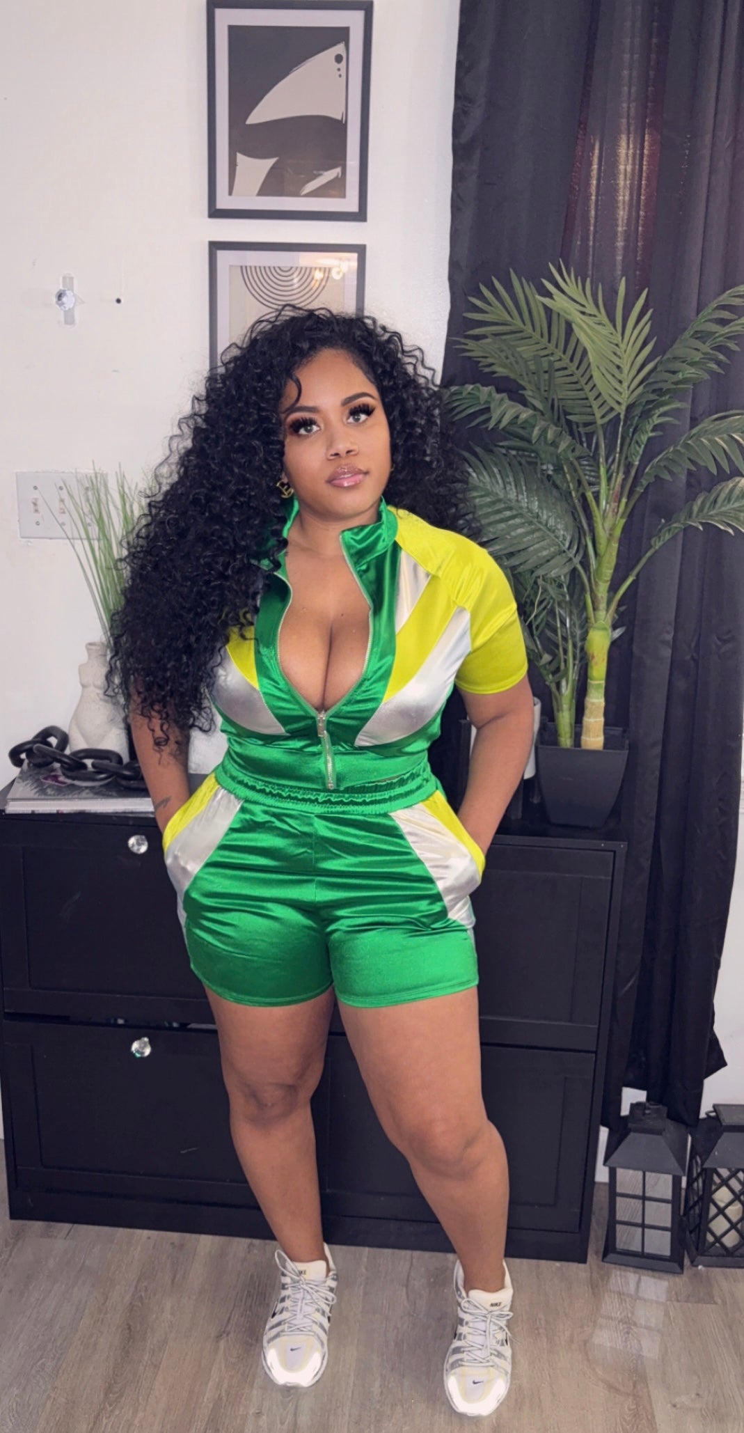 Hot girl set